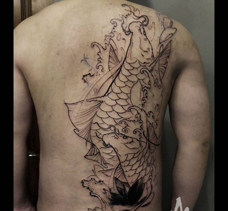 半背鲤鱼遮盖进度纹身图片_成品手稿背部传统国画原创动物习俗手臂纹身图案