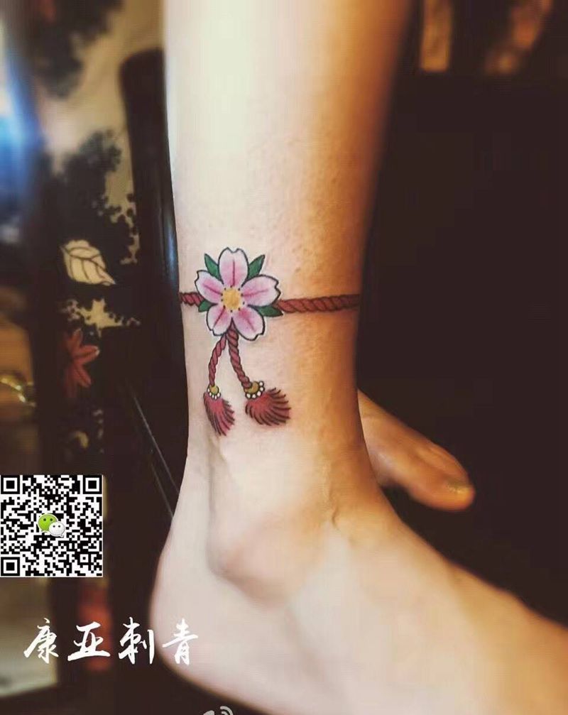 樱花脚莲纹身图片_手稿脚部传统原创纹身图案
