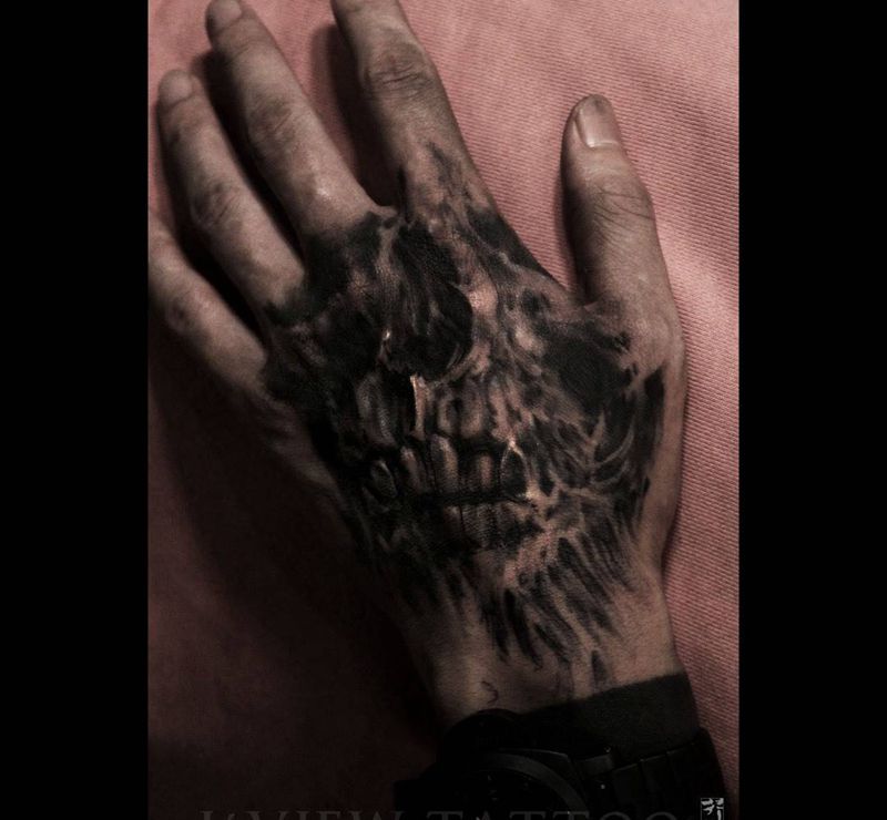 70%纹身图片_手稿成品欧美写实原创手部鬼神人物纹身图案