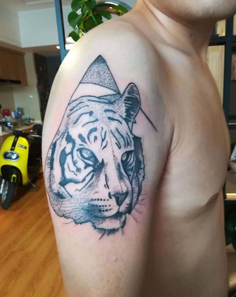 小老虎纹身图片_肩部纹身图案