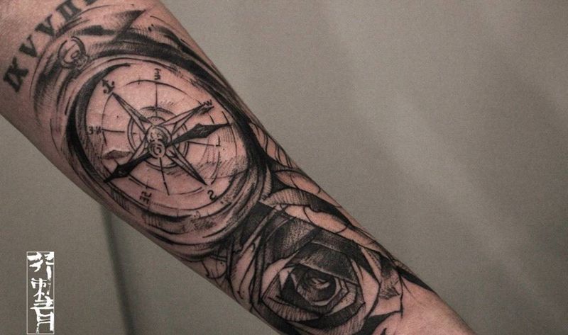 指南针纹身图片_成品手稿手臂欧美写实原创宗教情侣纹身图案