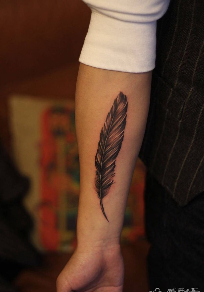 羽毛纹身图片_成品插画手臂手部欧美写实植物纹身图案