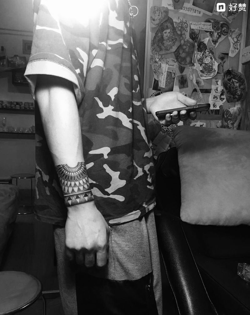 原设计曼陀罗纹身图片_成品手部手臂欧美几何静物图腾纹身图案