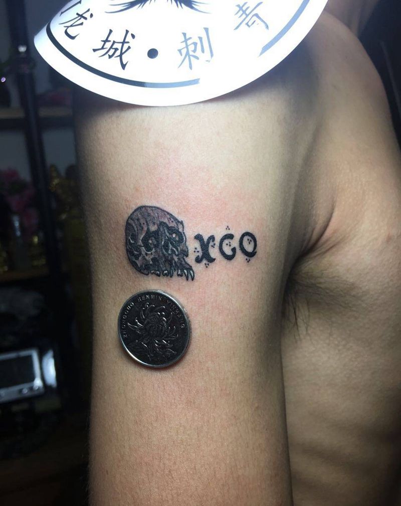 小☠️，字母。圆五完成。纹身图片