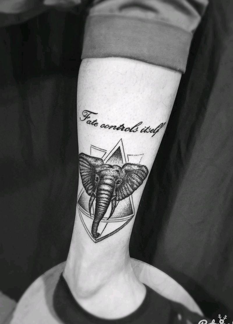 点刺象头纹身图片