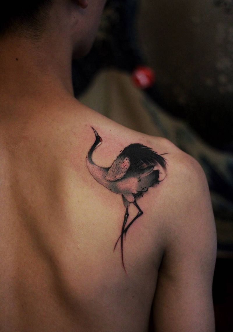 鹤纹身图片_成品颈部肩部纹身图案