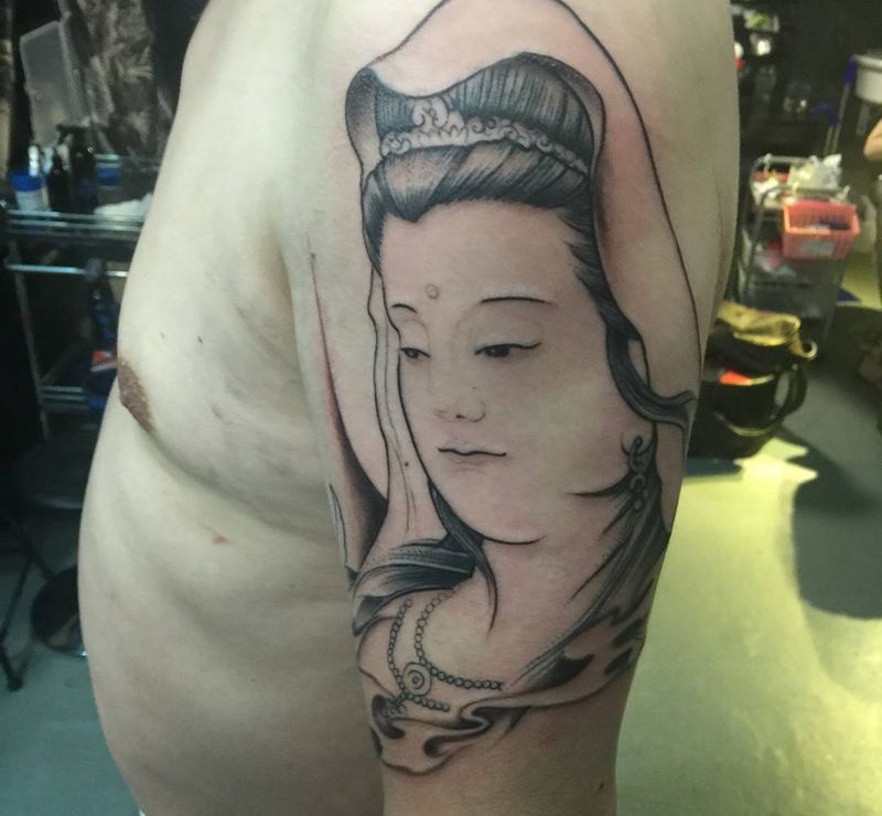 南无观世音菩萨纹身图片_肖像传统写实成品肩部手臂人物鬼神宗教国画纹身图案