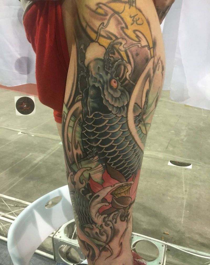 荷花鲤鱼纹身图片_成品腿部腰部传统国画动物原创臀部手臂植物纹身图案