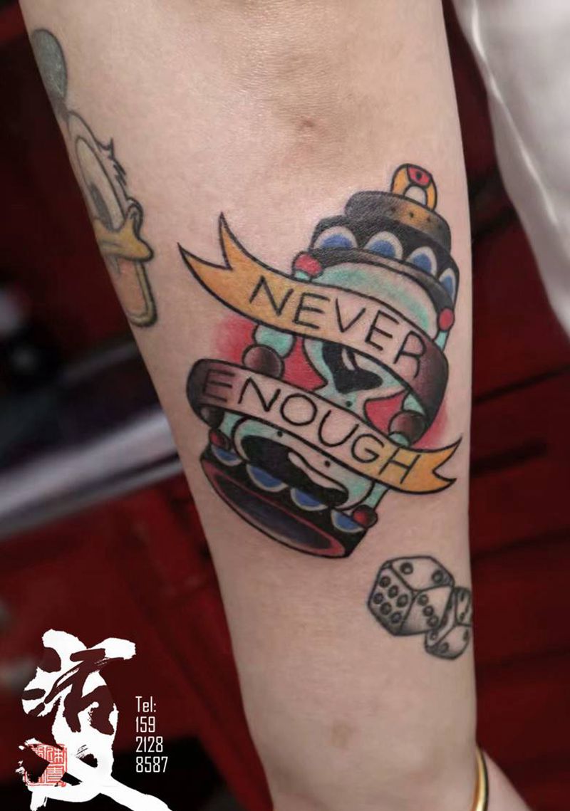 OldSchool沙漏⏳纹身图片_手臂Old School沙漏纹身图案