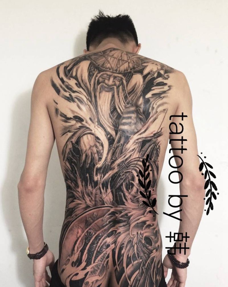 姜太公钓鱼满背到臀纹身图片