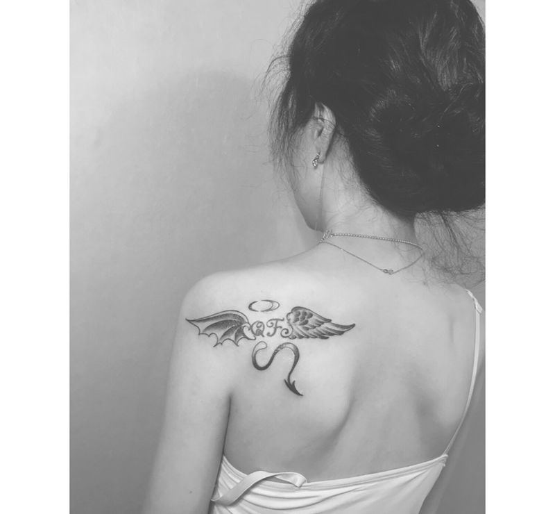 天使与恶魔纹身图片_成品肩部清新纹身图案