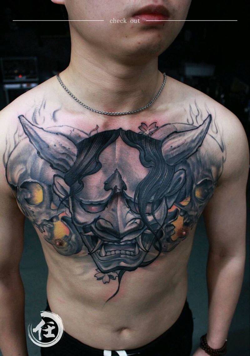 大胸花纹身图片_胸部传统鬼神成品纹身图案