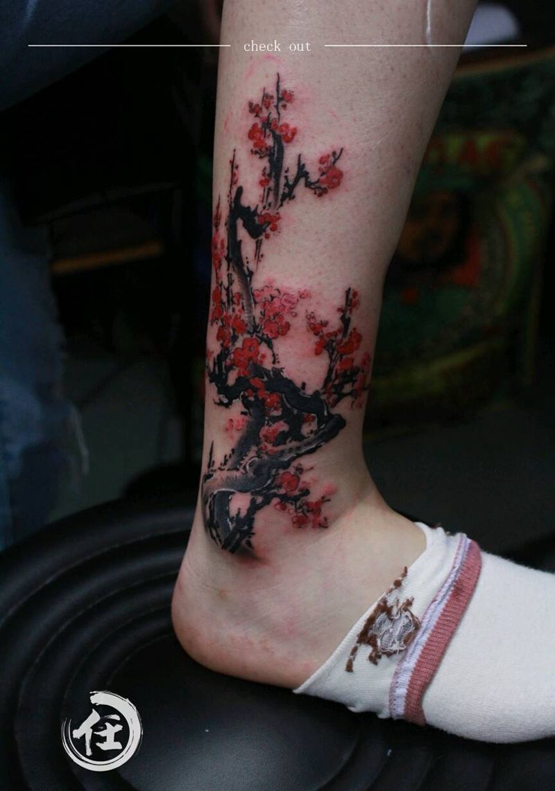 梅花纹身图片_腿部脚部传统国画植物原创成品纹身图案