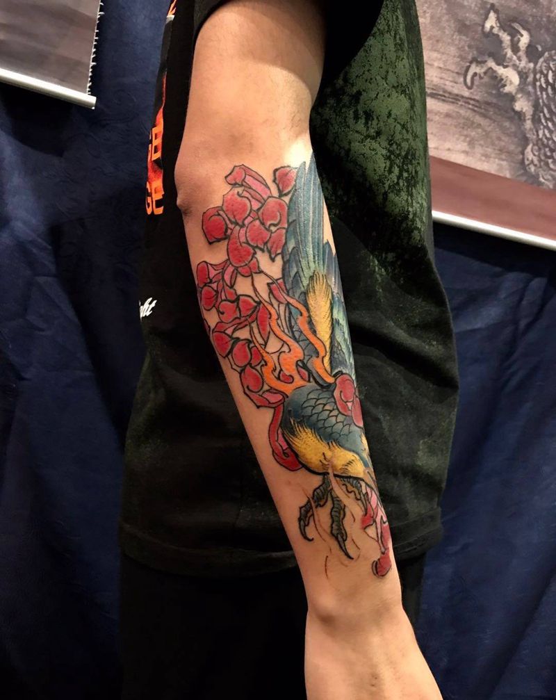 鸟纹身图片_脚部手部腿部背部手臂胸部肩部腰部欧美传统纹身图案