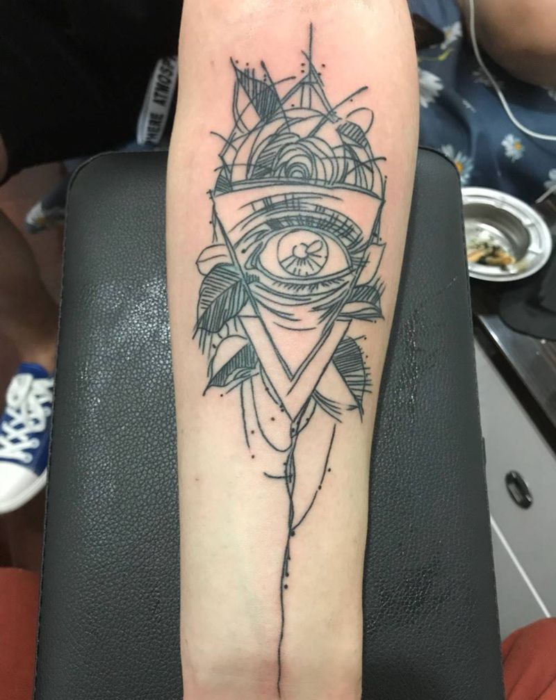 充满故事的眼睛纹身图片_欧美肖像手臂成品人物植物情侣纹身图案