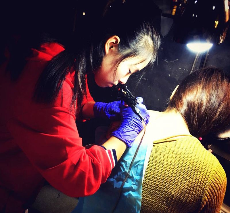 一个半月学员纹身图片_成品手稿欧美写实人物静物植物颈部背部纹身图案