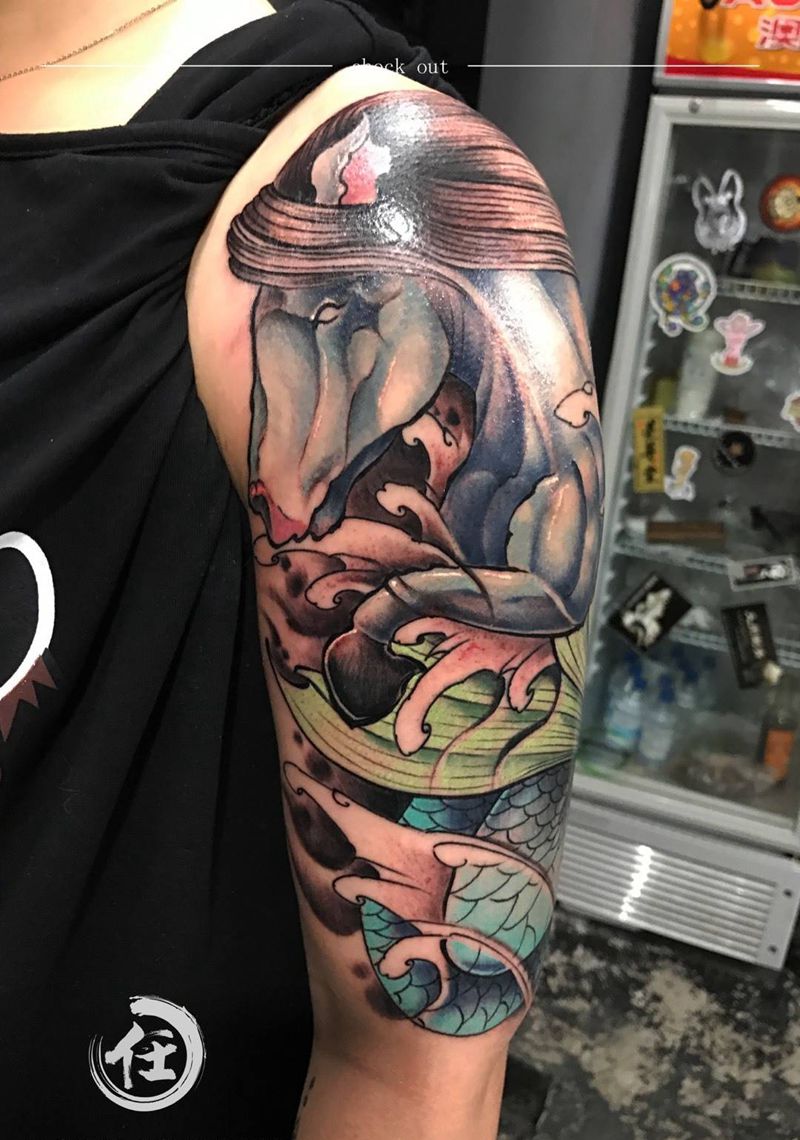 生肖马+摩羯座纹身图片_清新传统成品肩部手臂动物原创鬼神情侣纹身图案