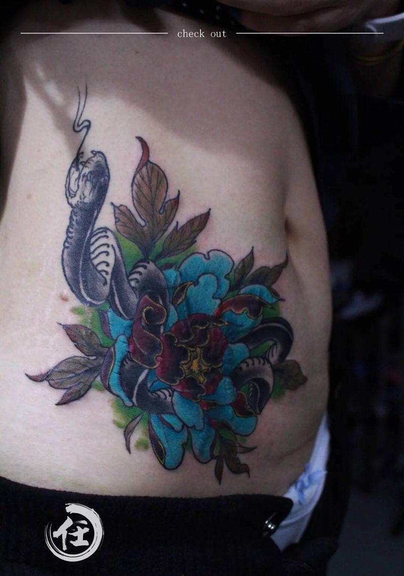 蛇牡丹遮盖疤痕纹身图片_成品腹部腰部传统国画清新植物动物原创纹身图案