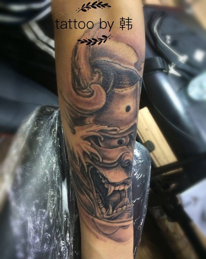 小臂般若黑灰纹身图片