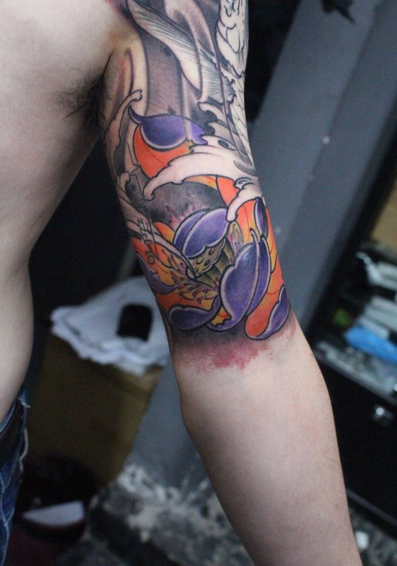 大臂鲤鱼纹身图片