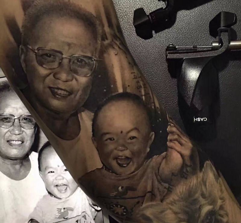 爷爷与孙子纹在爸爸的纹身图片_成品欧美肖像人物原创手臂腿部情侣写实习俗纹身图案