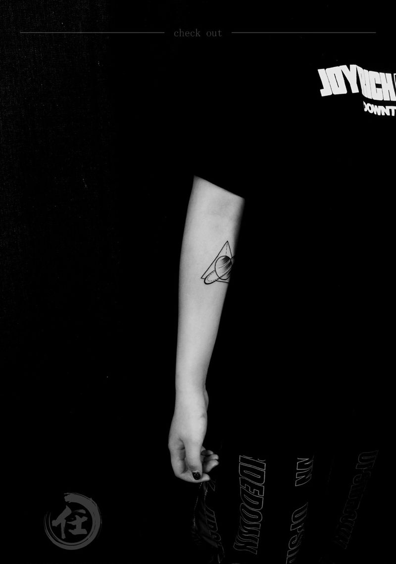 小清新纹身图片_欧美清新写实脚部手部腿部背部手臂肩部腰部纹身图案