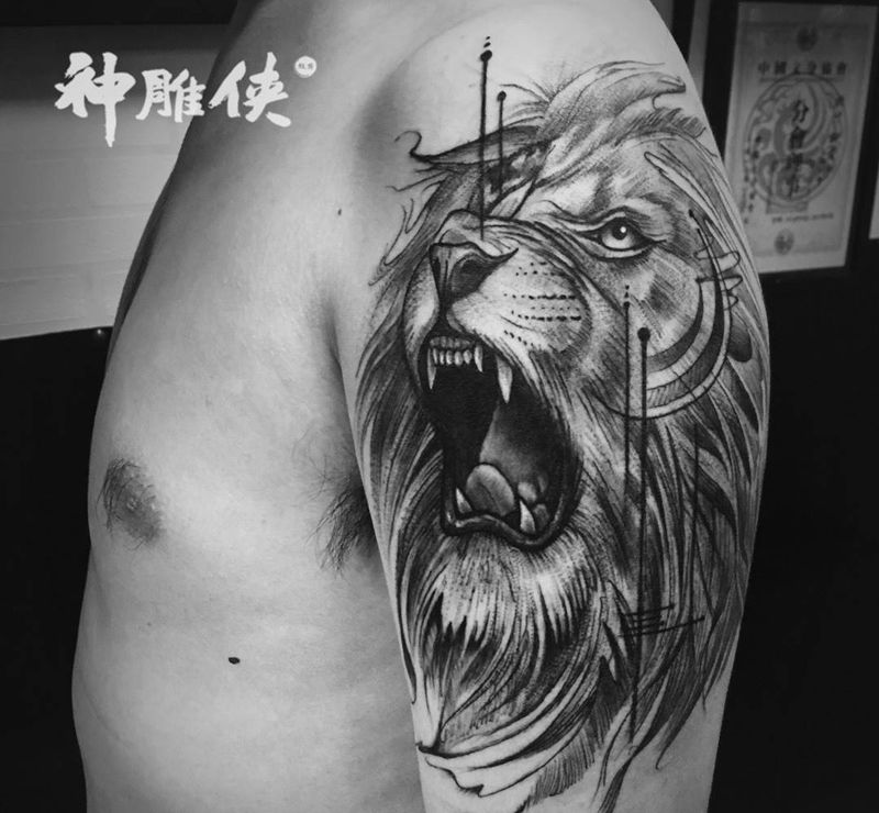 大臂上的狮子头纹身图片_成品手臂写实欧美清新几何动物图腾纹身图案