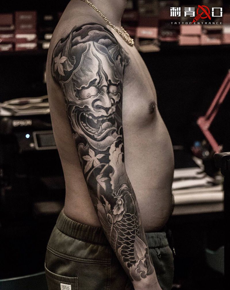 般若鲤鱼花臂纹身图片_手臂新传统花臂传统般若鲤鱼纹身图案