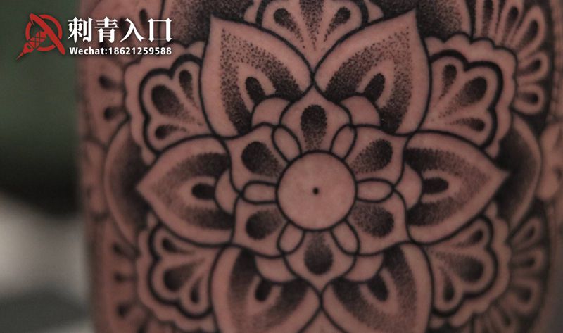 点刺梵花-未完成纹身图片_腿部点刺纹身图案