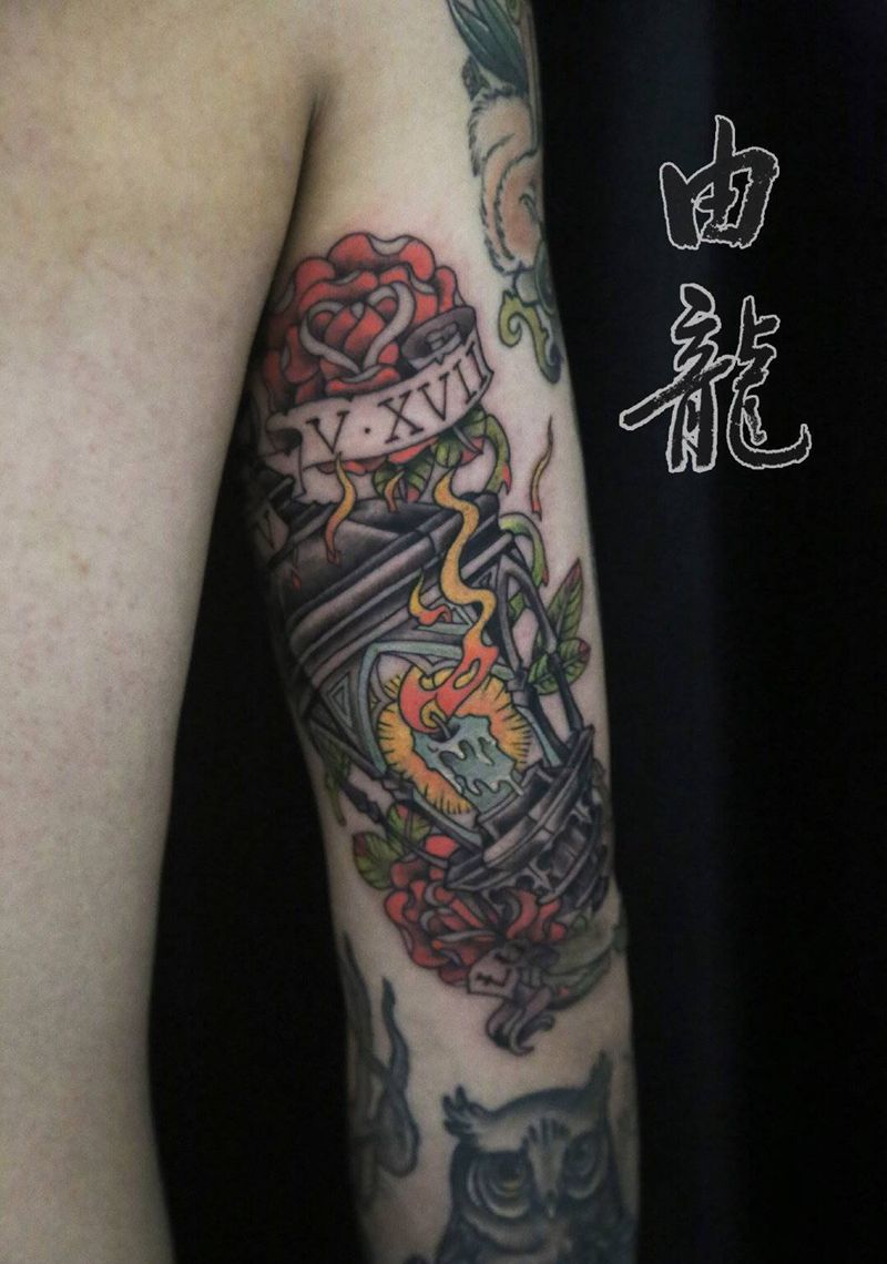 神灯纹身图片_肩部Old School纹身图案