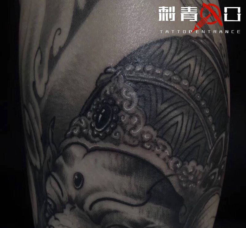 象神包小腿纹身图片_成品腿部传统动物宗教鬼神纹身图案