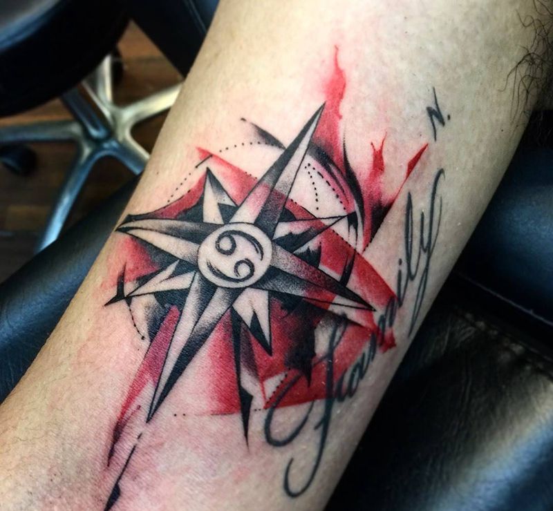 指北針纹身图片_成品手臂欧美清新原创潑墨設計男孩紋身几何纹身图案