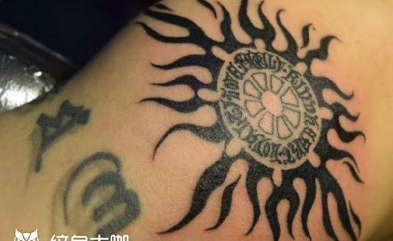 作品集105纹身图片_成品手臂欧美几何字符图腾纹身图案
