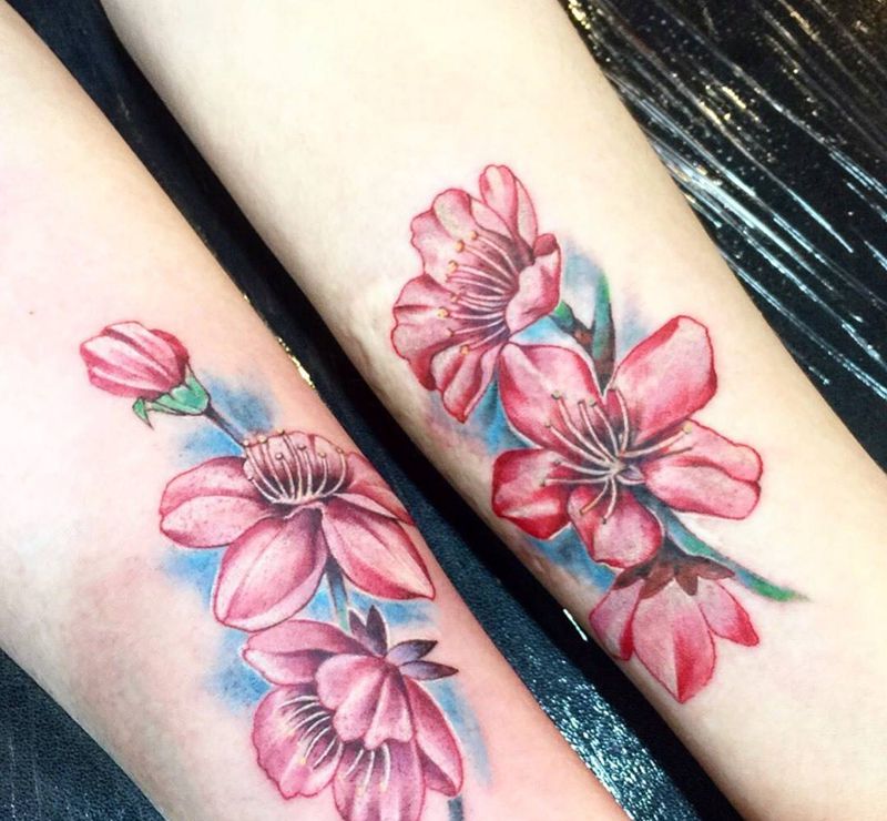 花（原創）纹身图片_成品手部欧美清新原创植物女孩紋身設計水彩暈染写实纹身图案