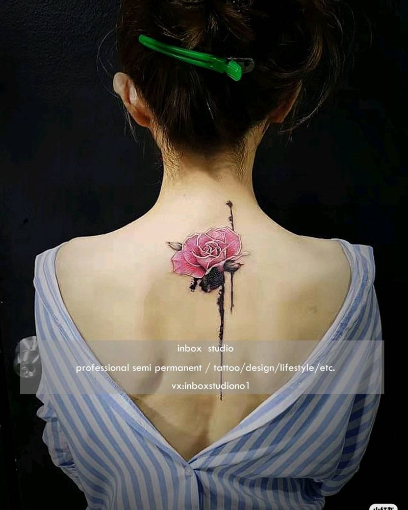 水墨玫瑰纹身图片_背部颈部水彩水墨纹身图案