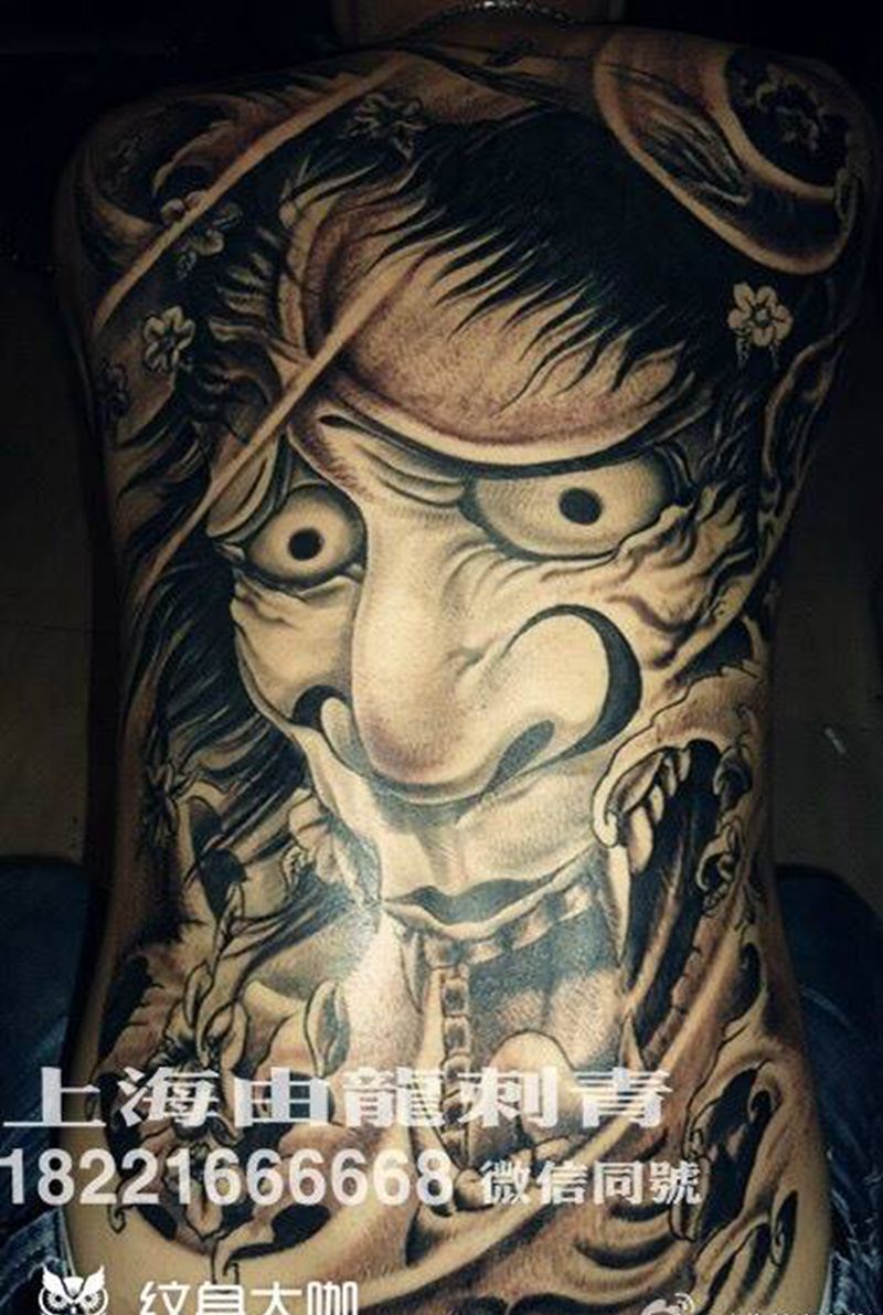班若未完纹身图片_背部纹身图案