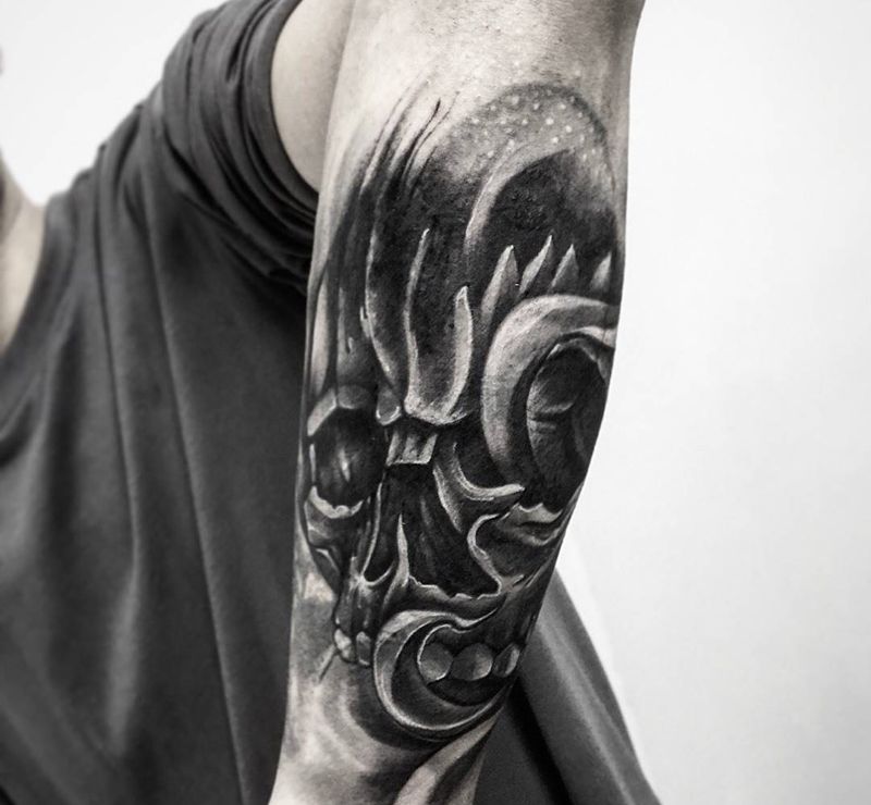 遮蓋（骷髏）纹身图片_成品手部欧美原创鬼神設計男孩紋身潑墨纹身图案