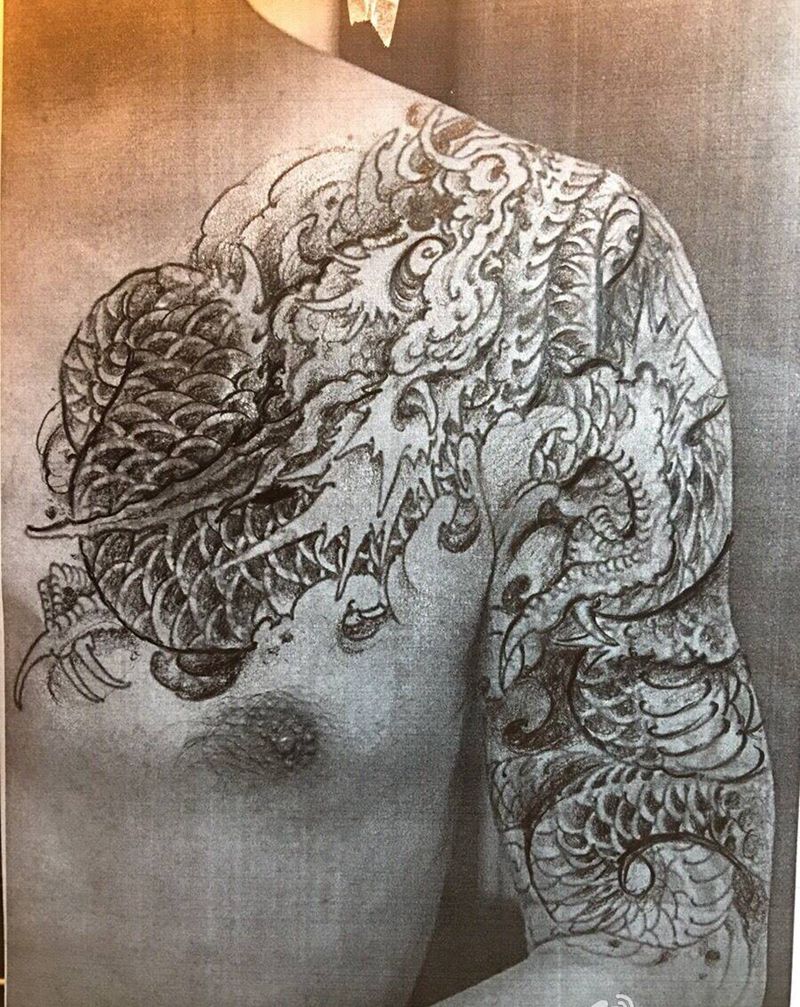 这条龙的设计是为了遮盖老的纹身纹身图片_动物传统手臂胸部肩部手稿原创纹身图案