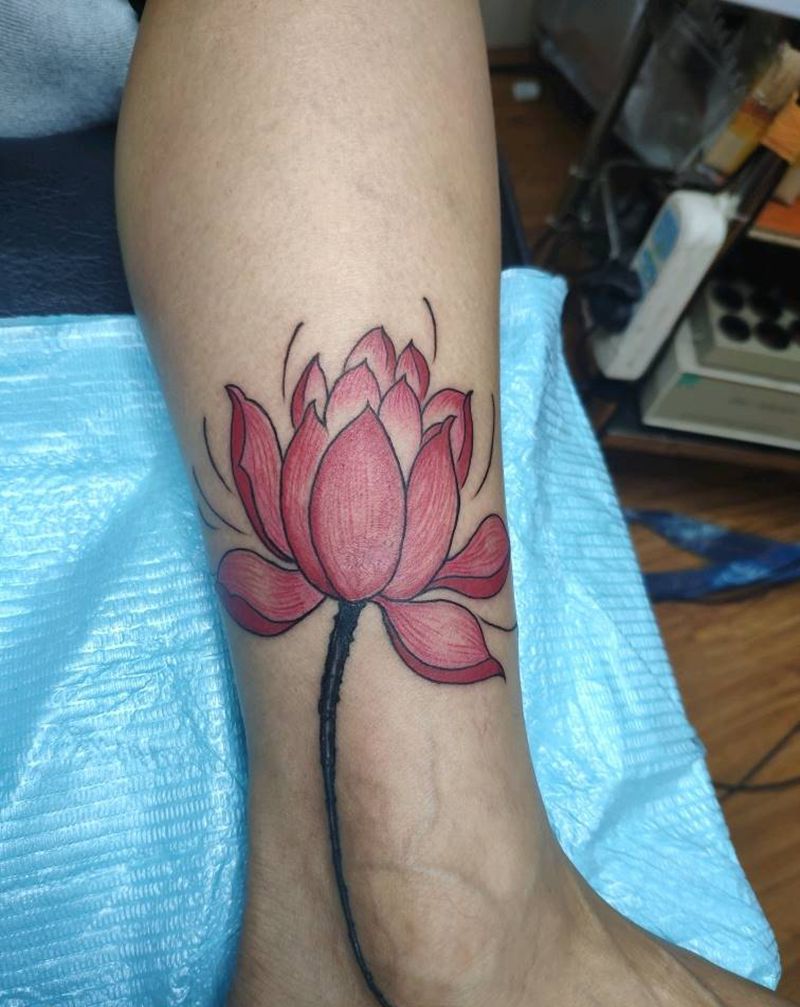 荷花纹身图片_腿部纹身图案