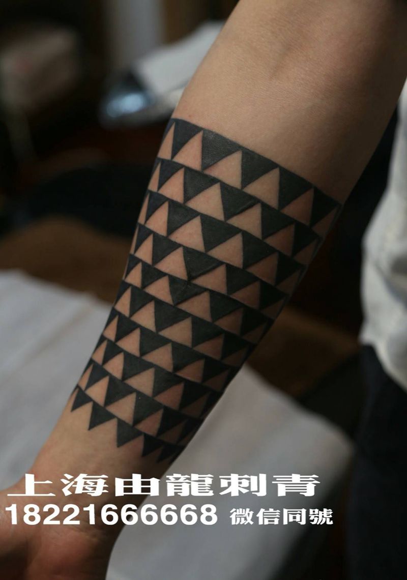 三角△纹身图片