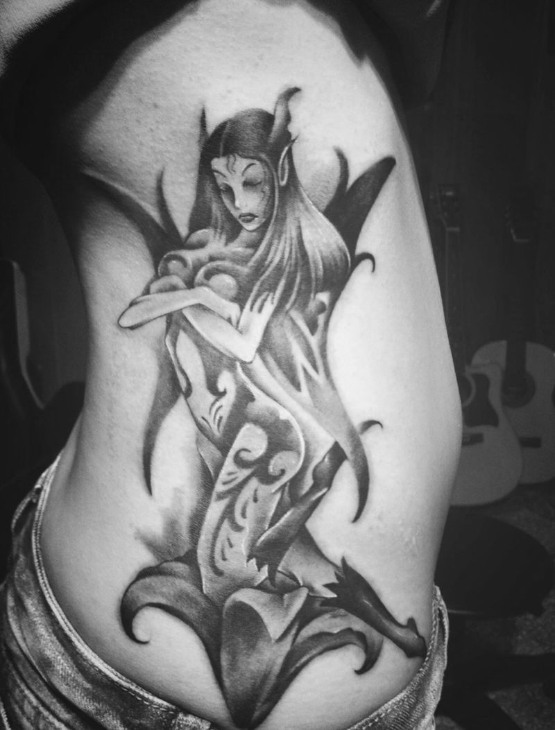 妖精女王（原創）纹身图片_成品腰部欧美原创鬼神植物設計纹身图案