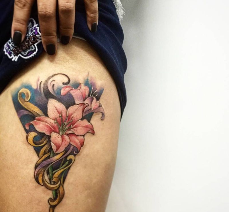 百合纹身图片_成品腿部欧美清新写实原创植物水彩暈染設計School風格纹身图案