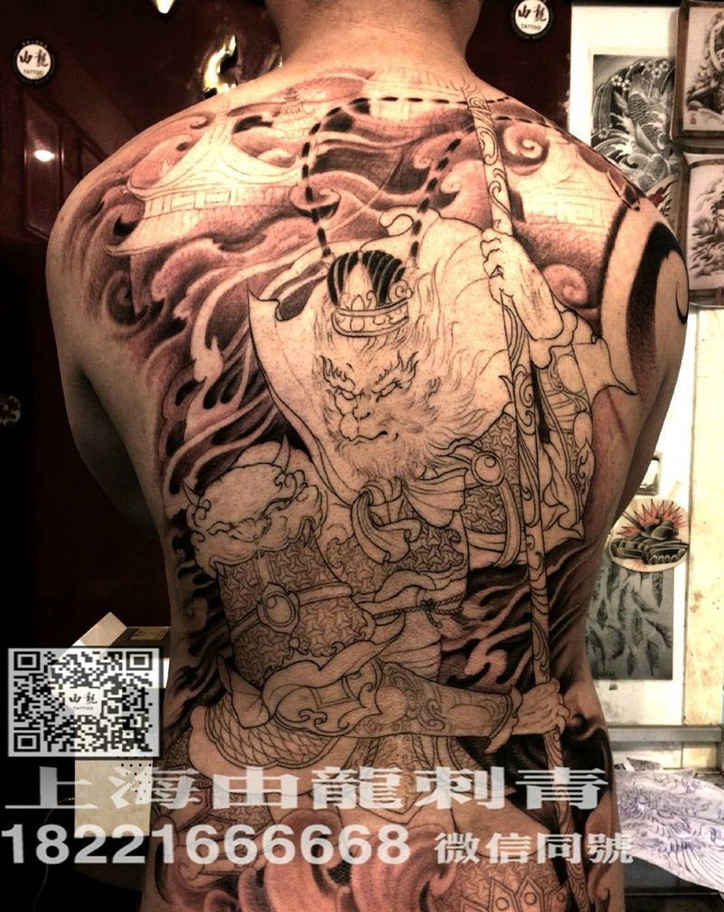 未完纹身图片_背部纹身图案