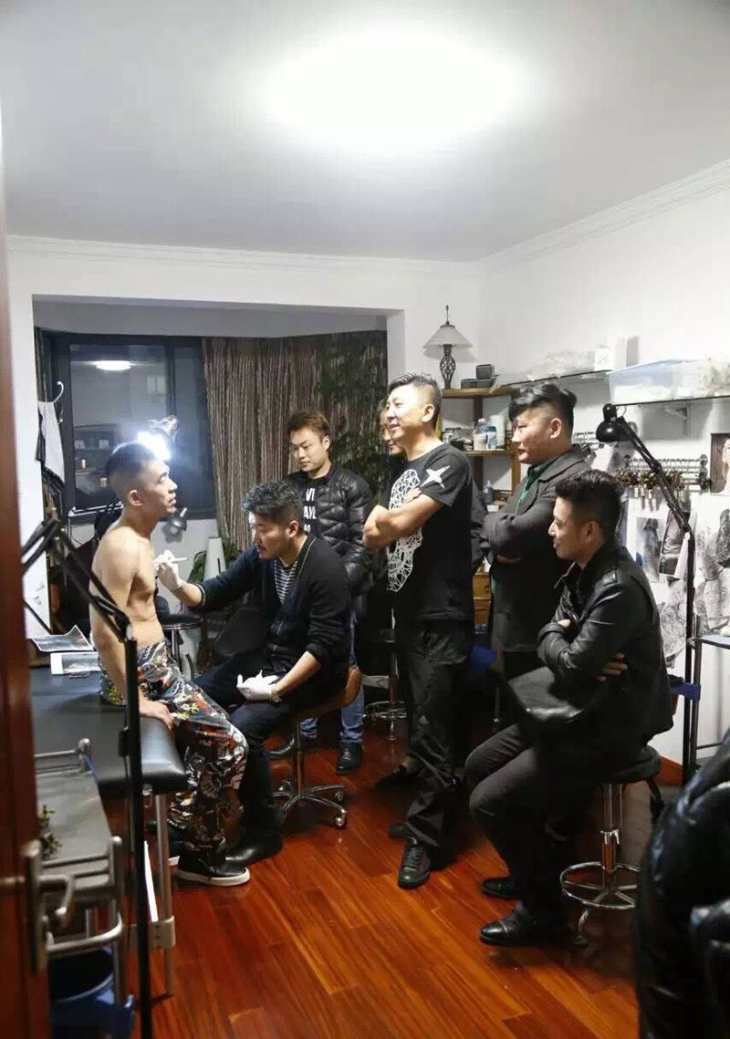 画龙纹身图片_传统肩部胸部背部动物原创纹身图案