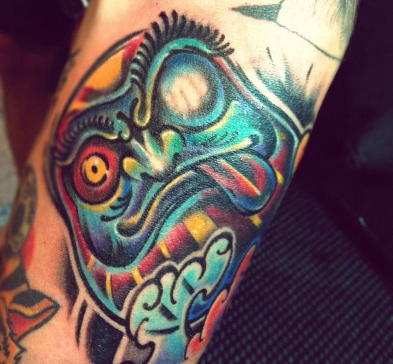 不倒翁（原創）纹身图片_成品手部传统原创鬼神設計School風格男孩紋身纹身图案