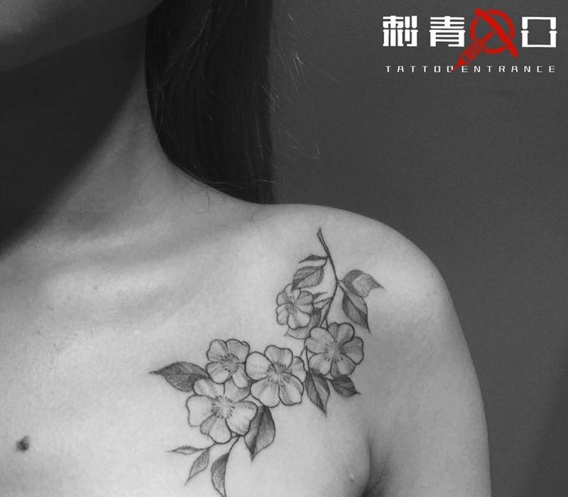 素花纹身图片_成品肩部胸部欧美清新几何植物纹身图案