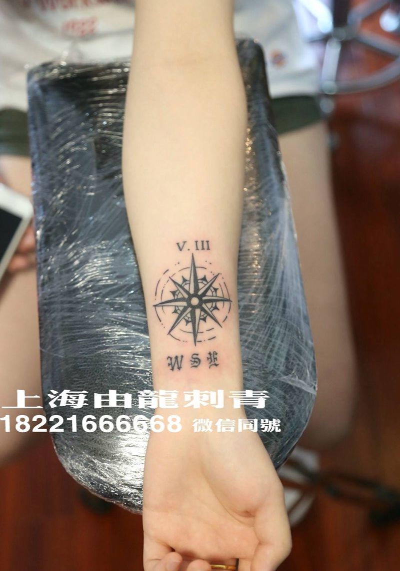指南针纹身图片