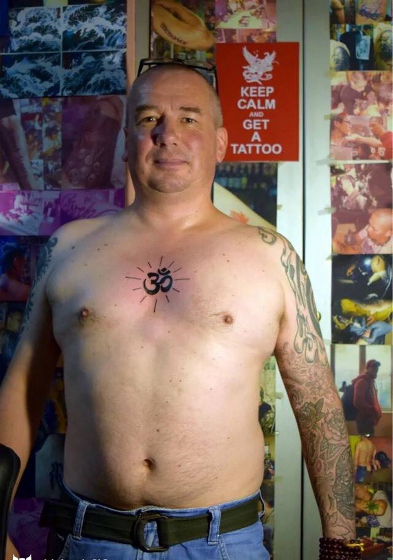 胸口纹身图片_成品胸部传统宗教纹身图案