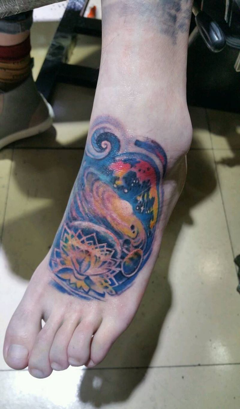 星系纹身图片_脚部欧美写实纹身图案