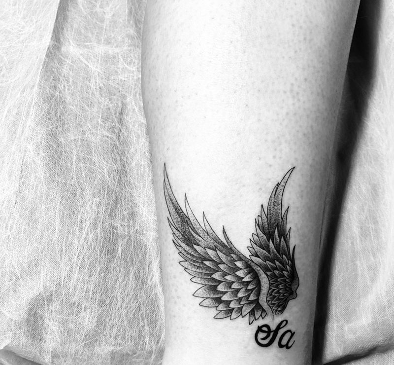 小腿翅膀纹身图片